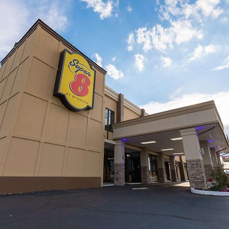 Super 8 By Wyndham Goldsboro Motel Екстериор снимка
