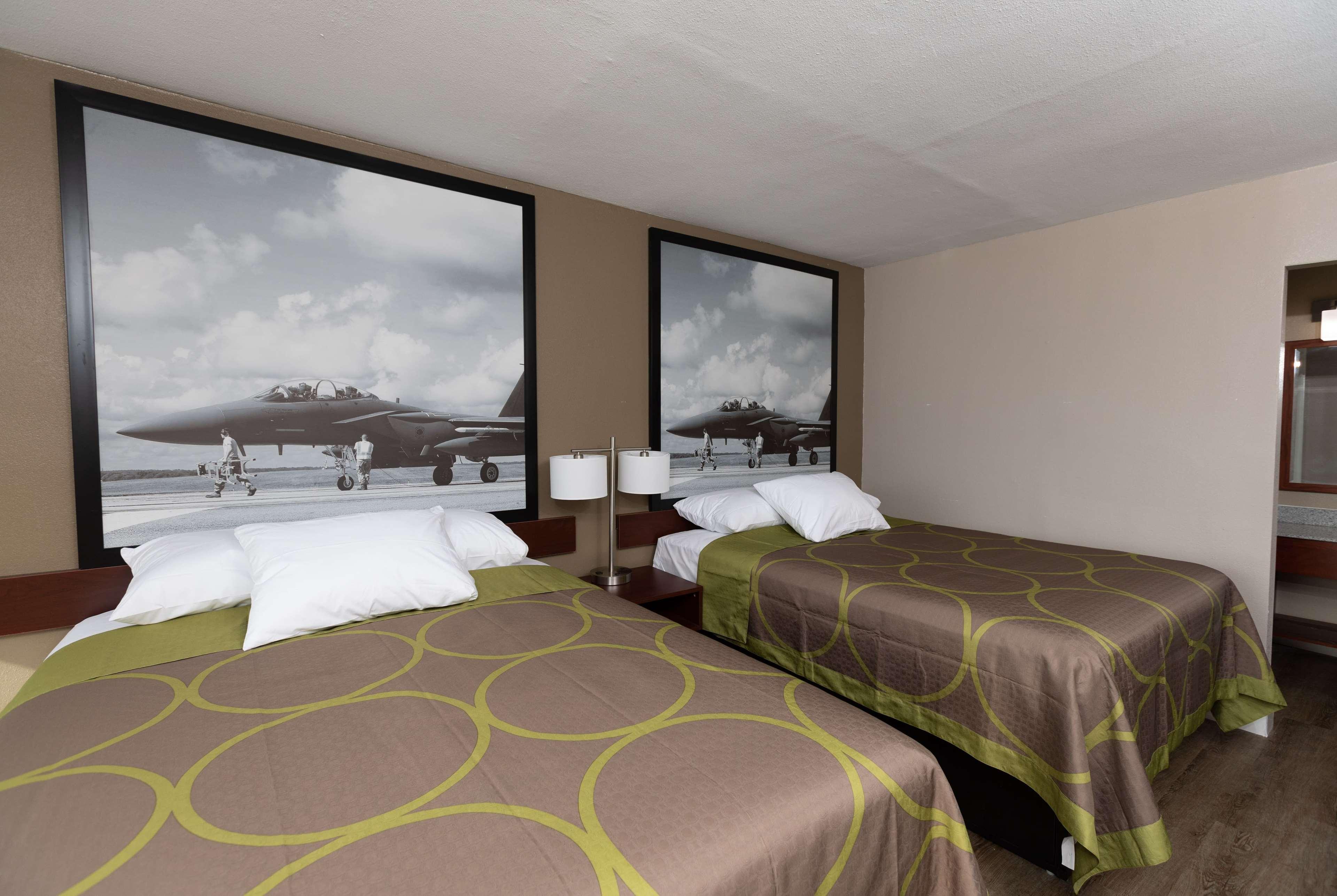 Super 8 By Wyndham Goldsboro Motel Екстериор снимка