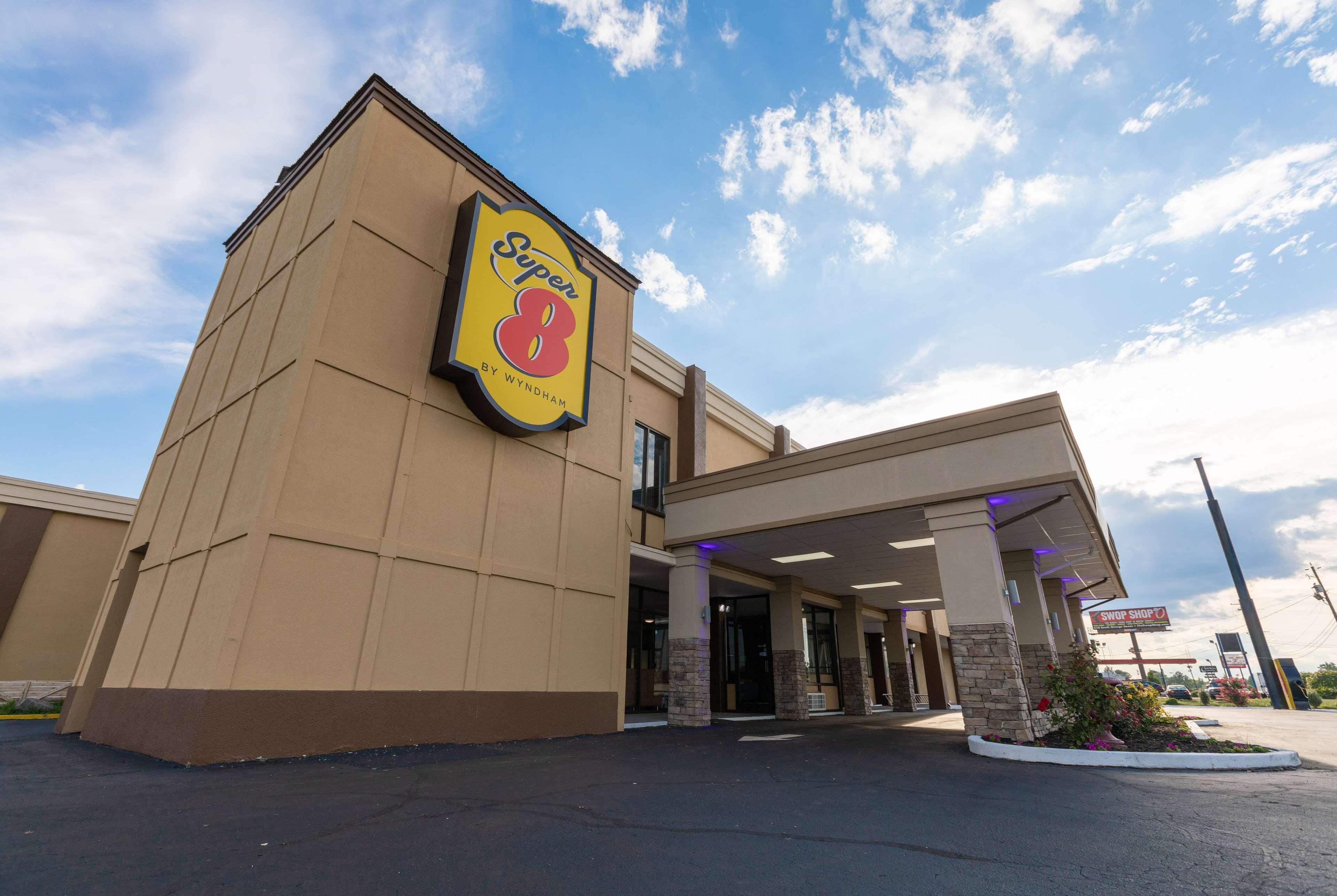 Super 8 By Wyndham Goldsboro Motel Екстериор снимка