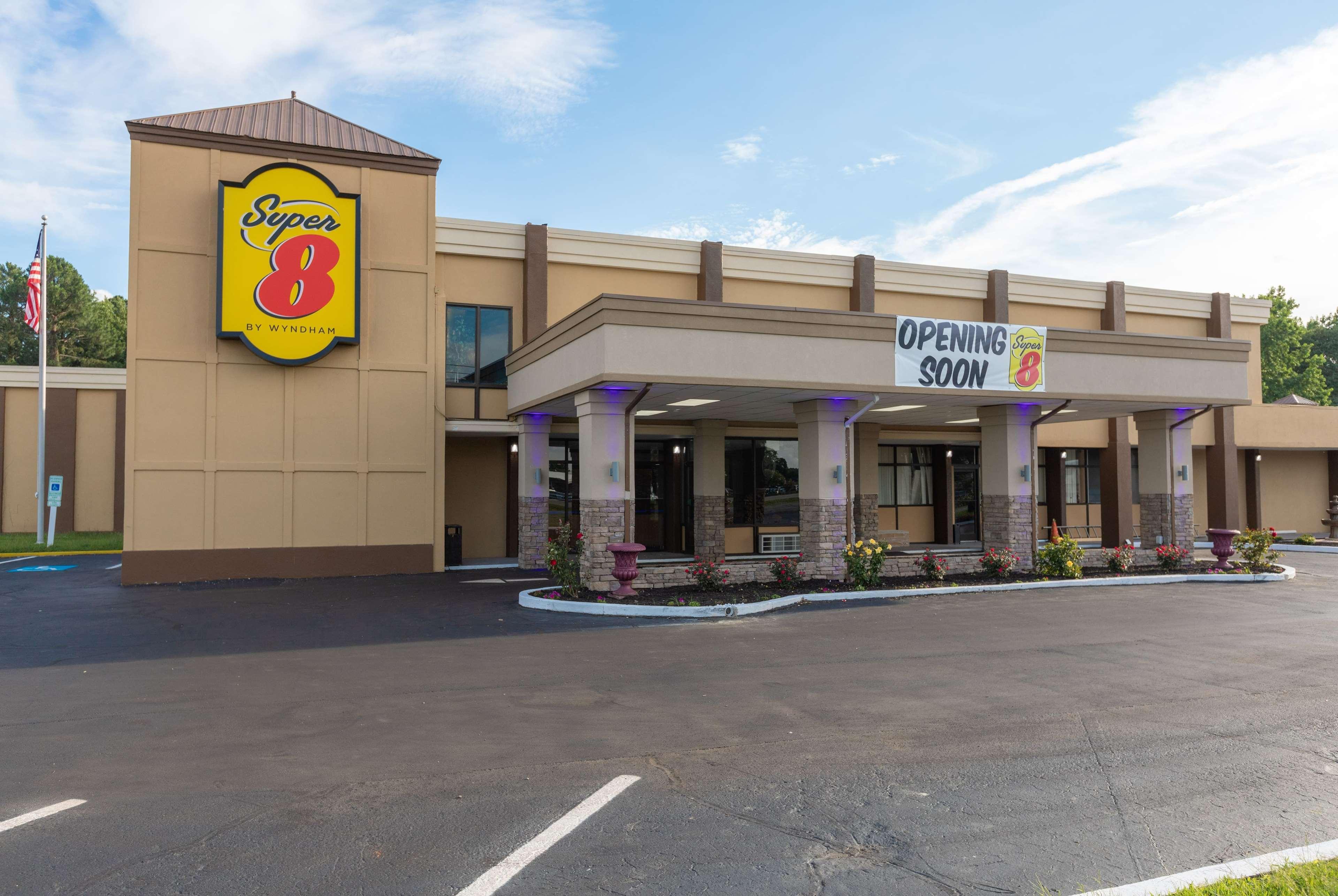 Super 8 By Wyndham Goldsboro Motel Екстериор снимка