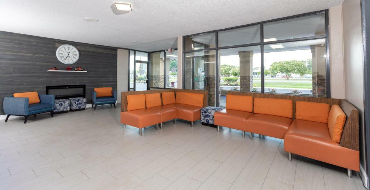 Super 8 By Wyndham Goldsboro Motel Екстериор снимка