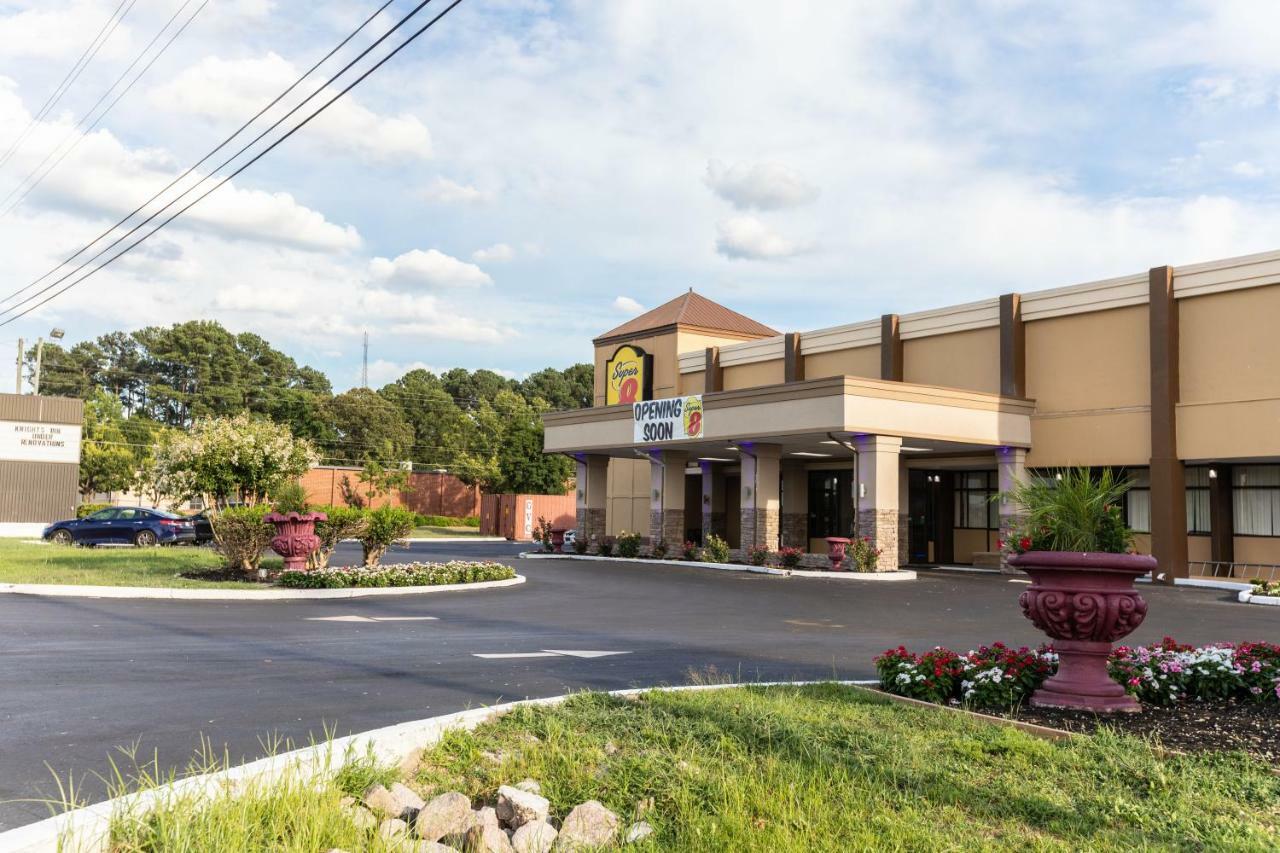 Super 8 By Wyndham Goldsboro Motel Екстериор снимка